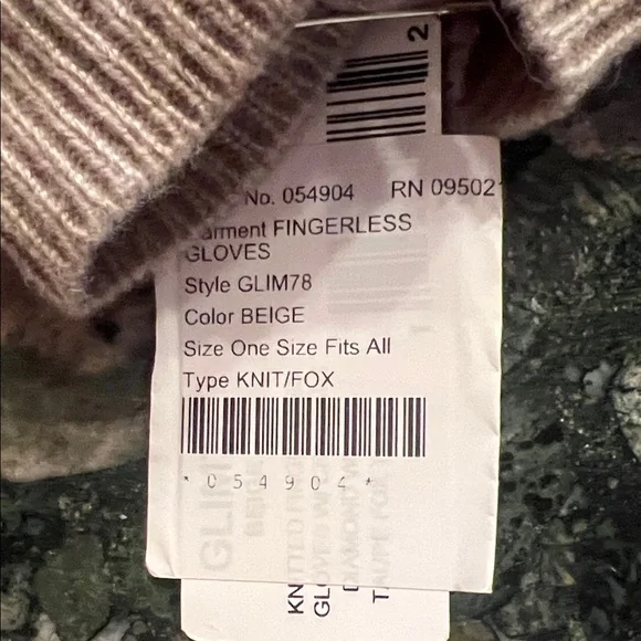 Fur fingerless gloves - Picture 3 of 3